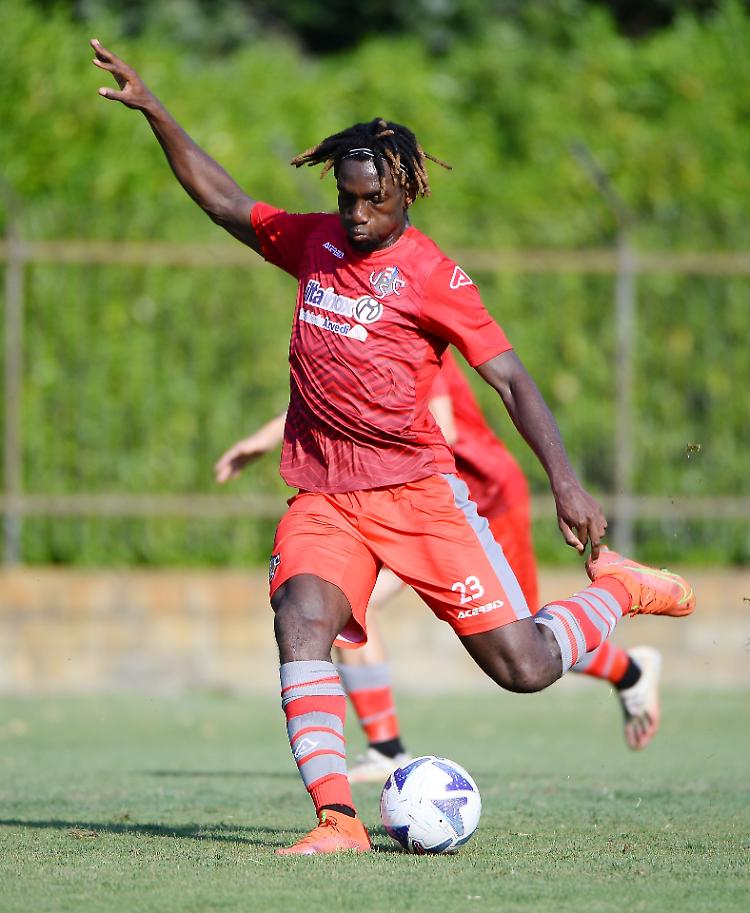 Calcio, la Cremonese cresce: 5 gol al Fiorenzuola