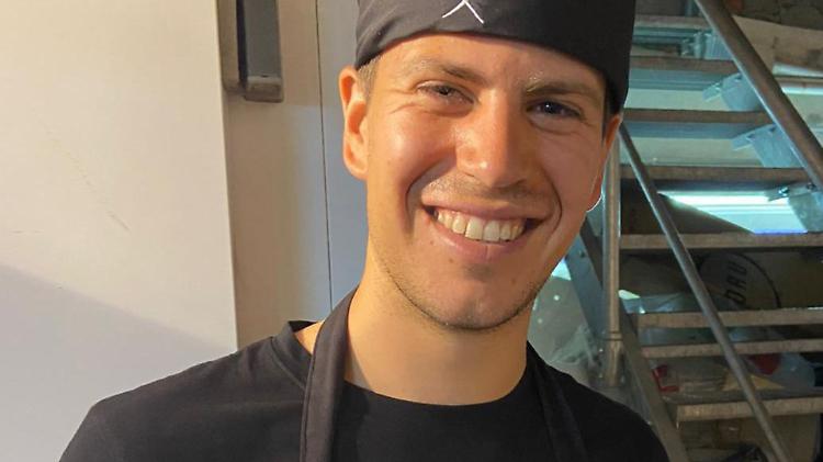 L’aiuto cuoco: «Io sfruttato in Sardegna. La paga? 6 euro all’ora»