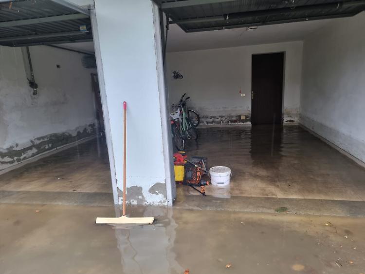 Maltempo, allagati gli scantinati di due abitazioni e un condominio