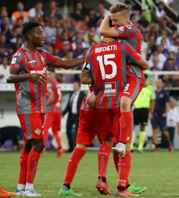 Calcio, debutto allo Zini per la Cremonese