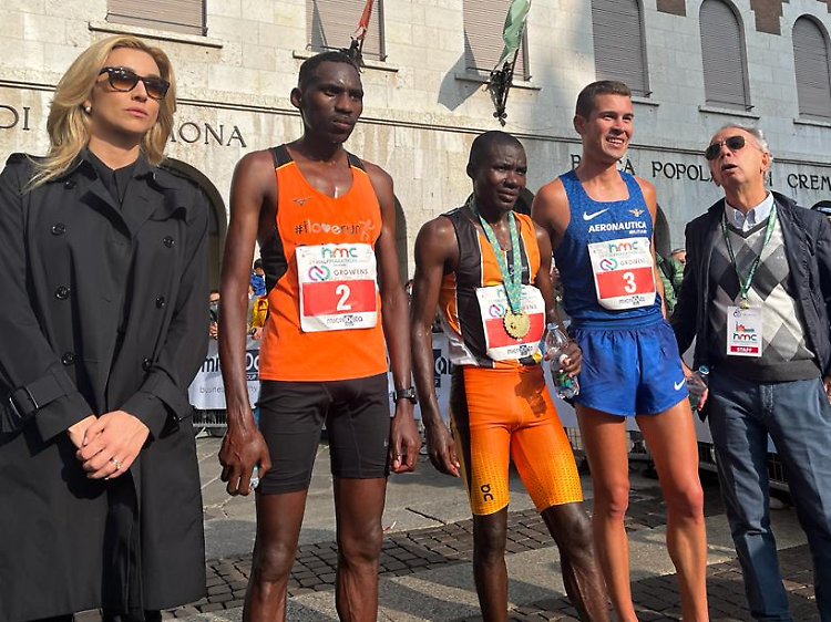 Maratonina, primo e secondo posto ai keniani