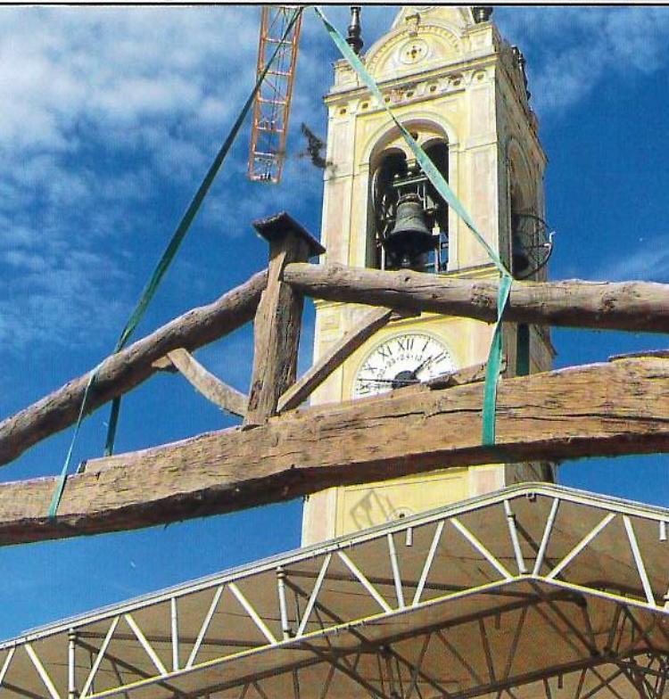 Campanile della chiesa, lavori avanti tutta