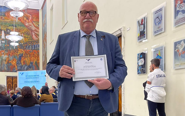 Un premio a Sozzi, «l'angelo» del Migliaro