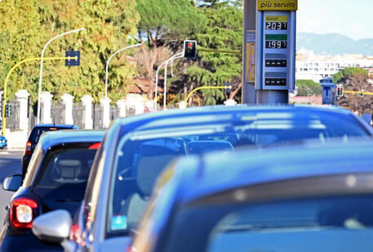 Sanzioni e buoni benzina, ecco il decreto trasparenza