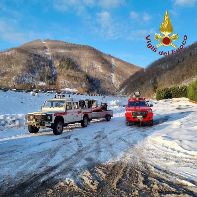 Aereo disperso in Appennino modenese, riprese le ricerche