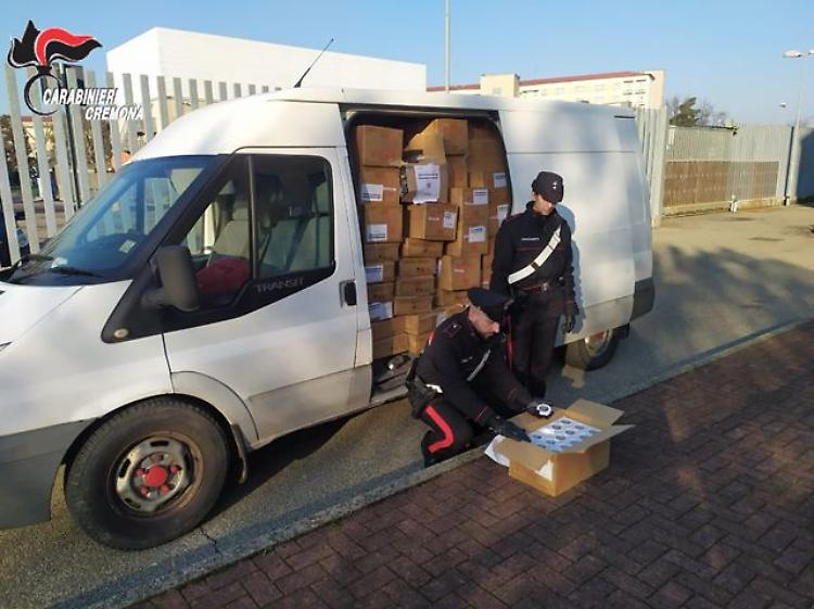 Maxi furto di cosmetici sventato dai carabinieri, 5 arrestati