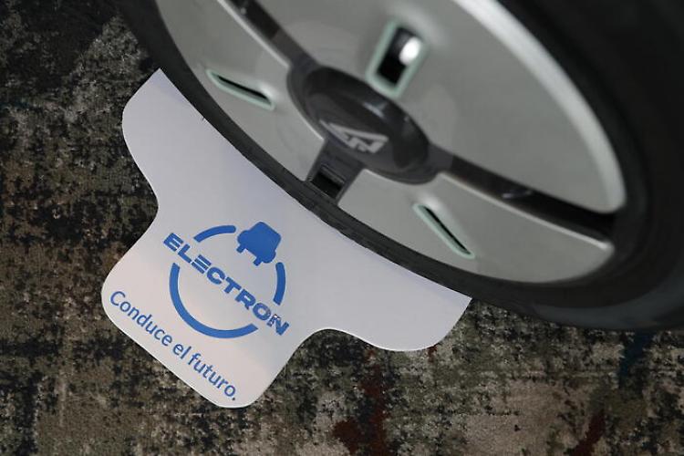 Stop alla vendita auto benzina-diesel dal 2035, Urso e Tajani contro la Ue