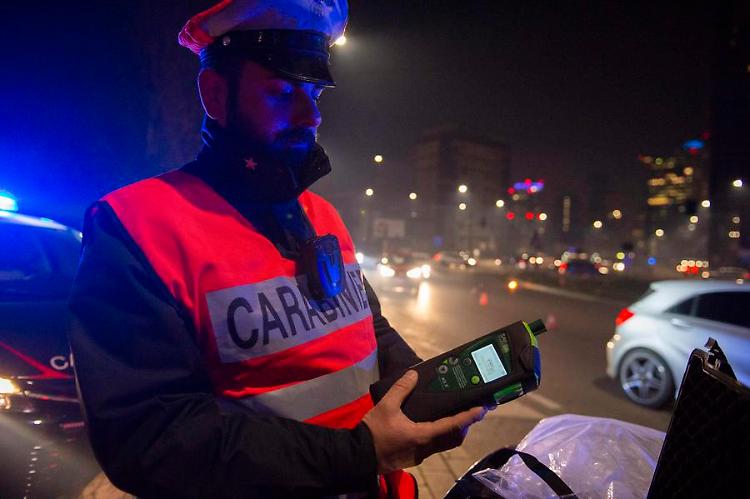 Ubriaco alla guida, 29enne denunciato