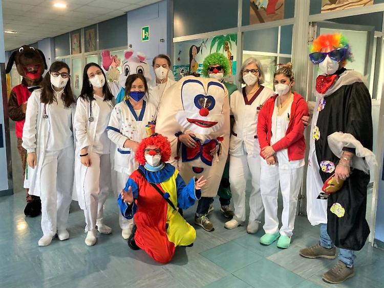 Carnevale: sorprese e ragli per i bambini ricoverati in ospedale