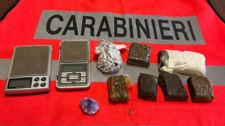 Spacciatore inchiodato dai carabinieri, scatta l'obbligo di dimora 