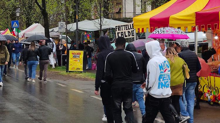 Santa Maria, la pioggia non spegne la fiera