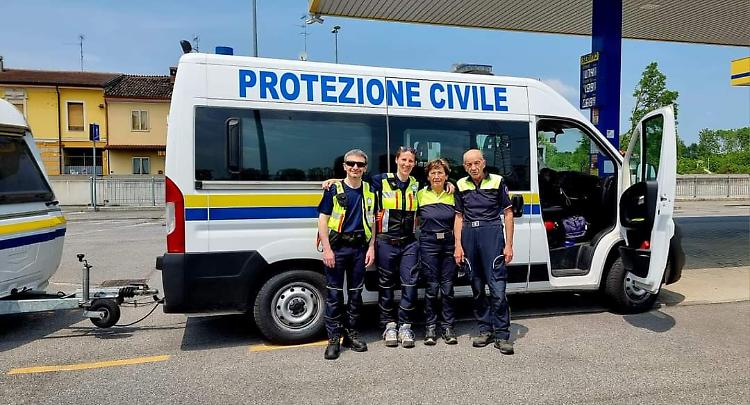 La protezione civile a Massa Lombarda, in provincia di Ravenna, per fronteggiare l'emergenze