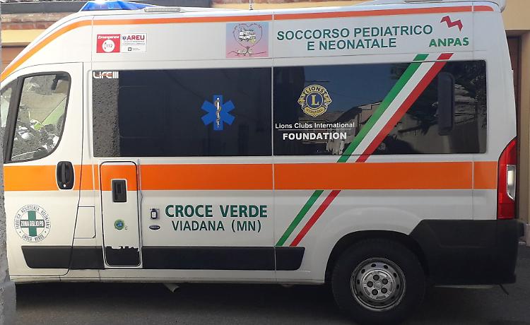 Tenta di uscire dalla finestra,  salvataggio eccezionale di una novantenne