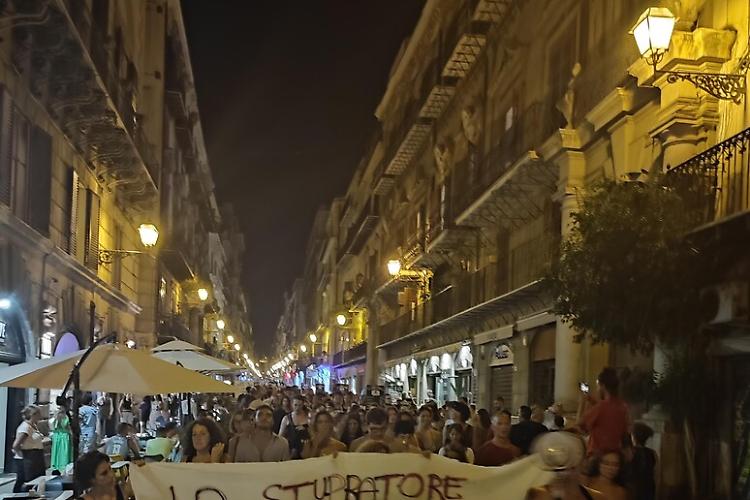 Violenza di gruppo: il minorenne confessa e il gip lo scarcera 