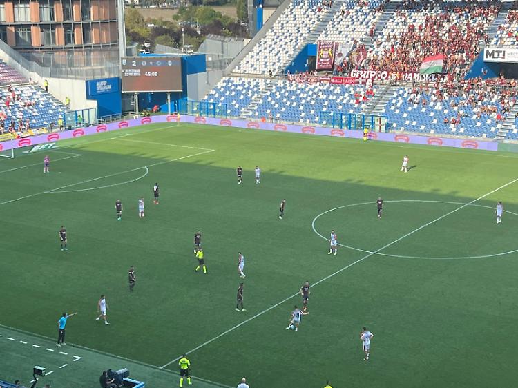 Calcio serie B: primo tempo shock per la Cremonese sotto 2-0 