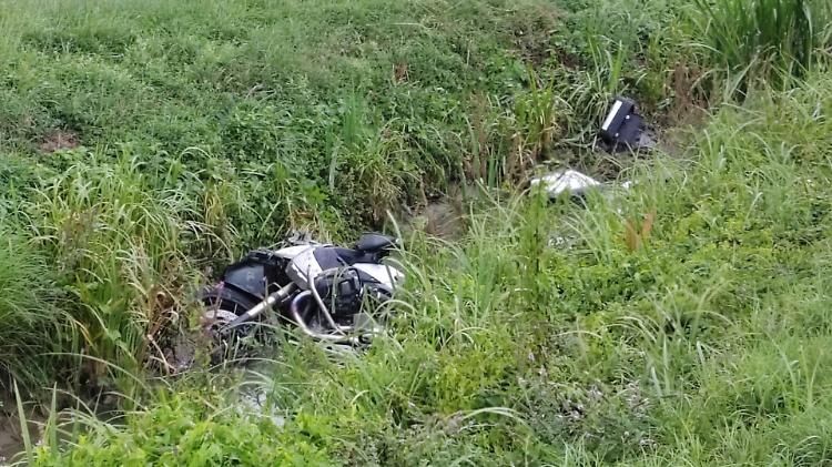 Terribile incidente in moto, morto il centauro