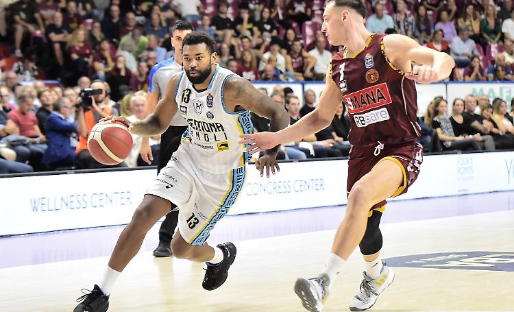 Pick and roll. Il «colpaccio» può attendere