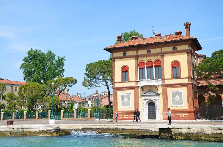 Presentazione del libro ''Una storia di muri e di mari a Venezia'', con Danilo Biondelli