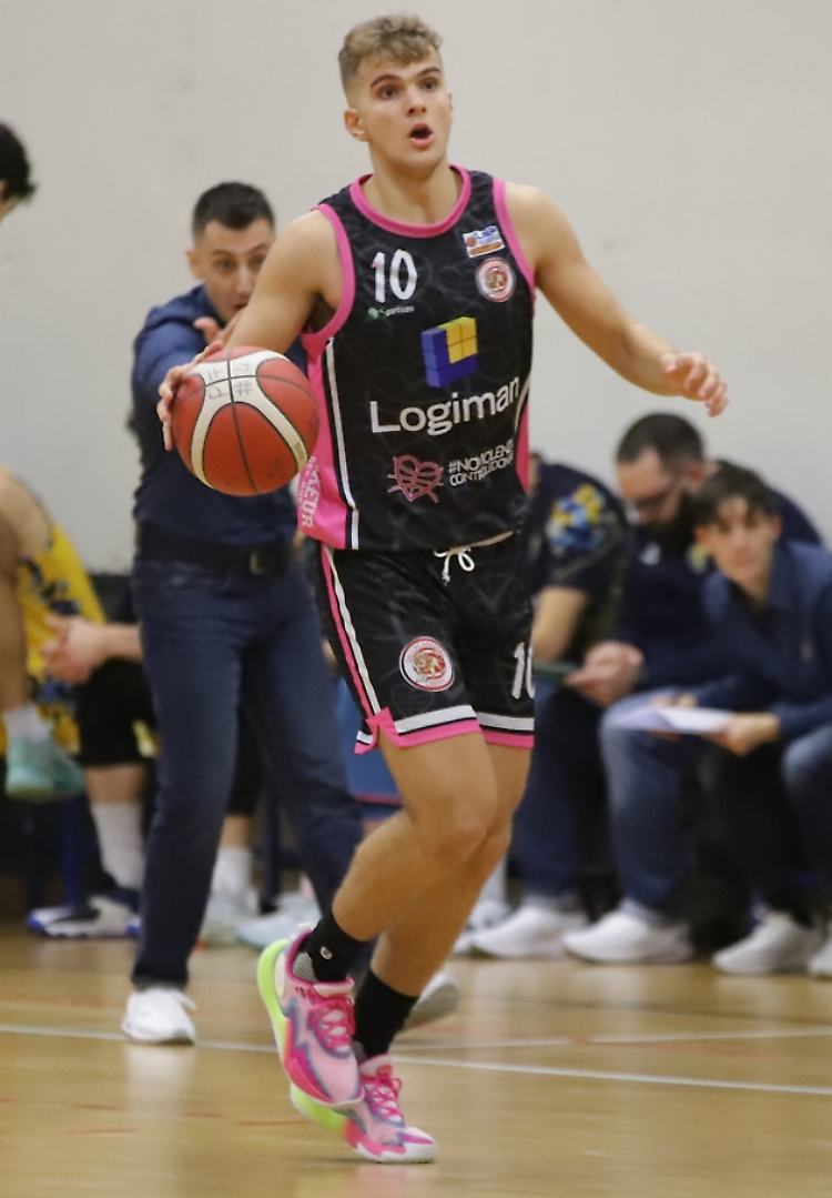 Basket. Logiman Crema di carattere