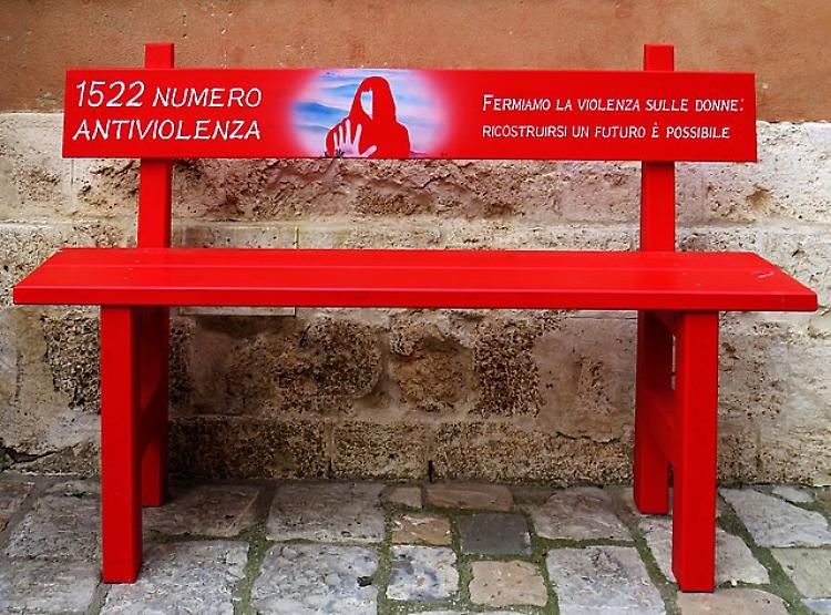 Camminare insieme: un passo deciso contro la violenza sulle donne