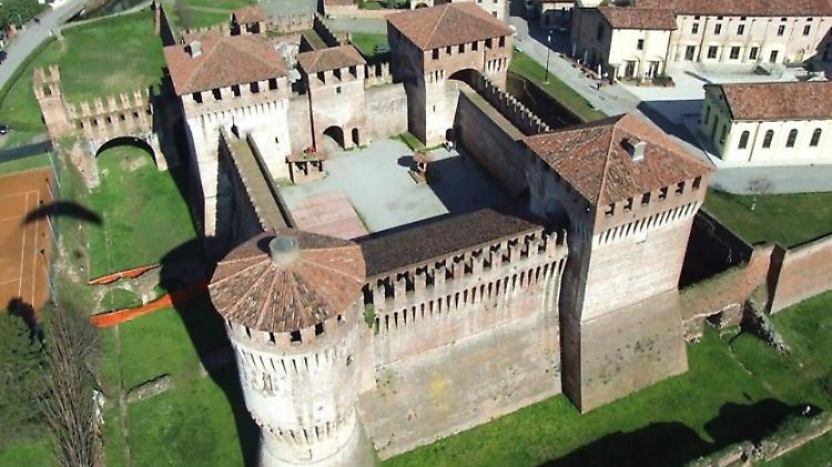 La torre cilindrica osservata speciale, allarme deterioramento