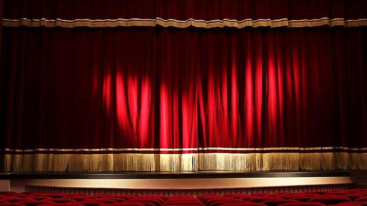 Il calzolaio cantante: sguardo sul microcosmo dei lavoratori del Teatro Sociale