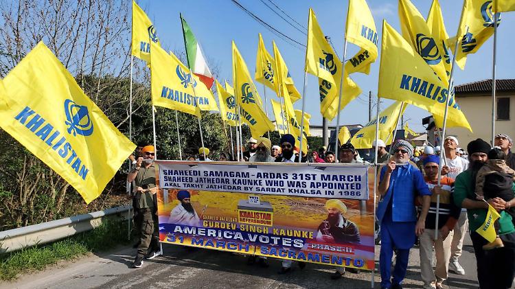 Più di duemila Sikh trasformano il Cremonese nella patria dei colori