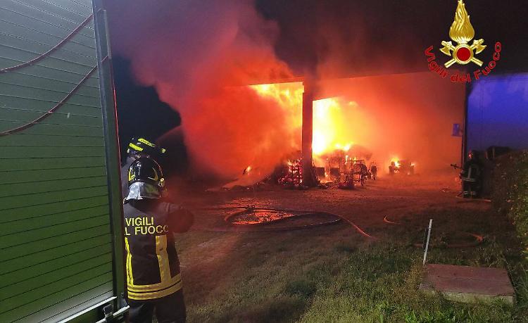 Rogo nel fienile, paura durante la notte