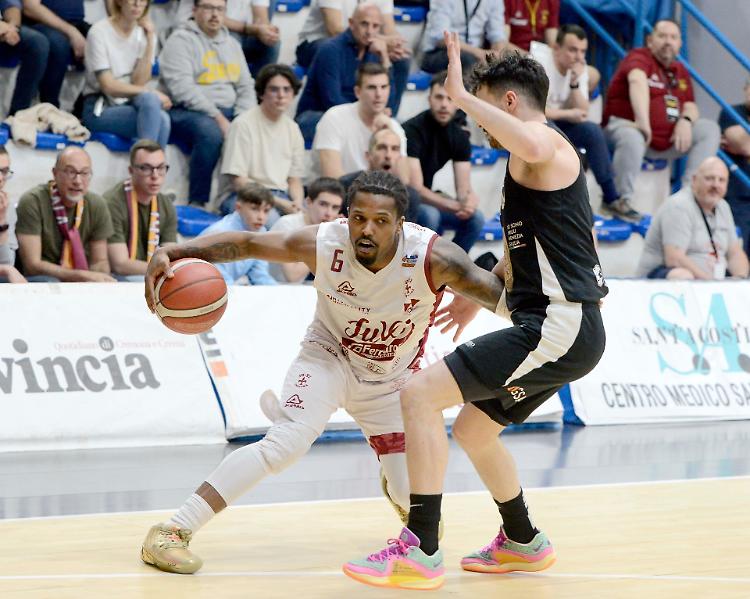 La Juvi con orgoglio ma Udine vince anche gara 3
