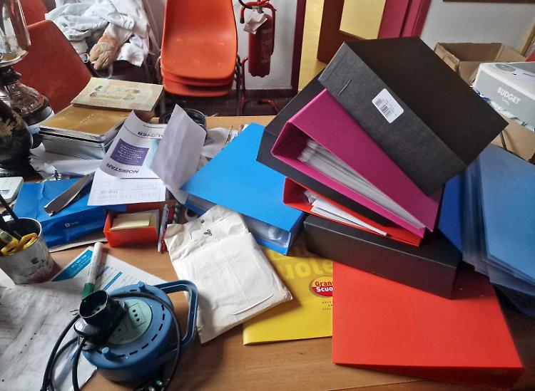 Nell&rsquo;Accademia di scherma i ladri rubano  fotografie  storiche