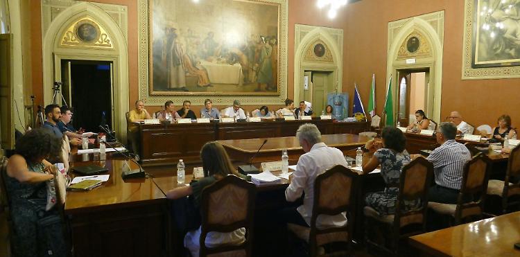 Scontro duro sulla tangenziale