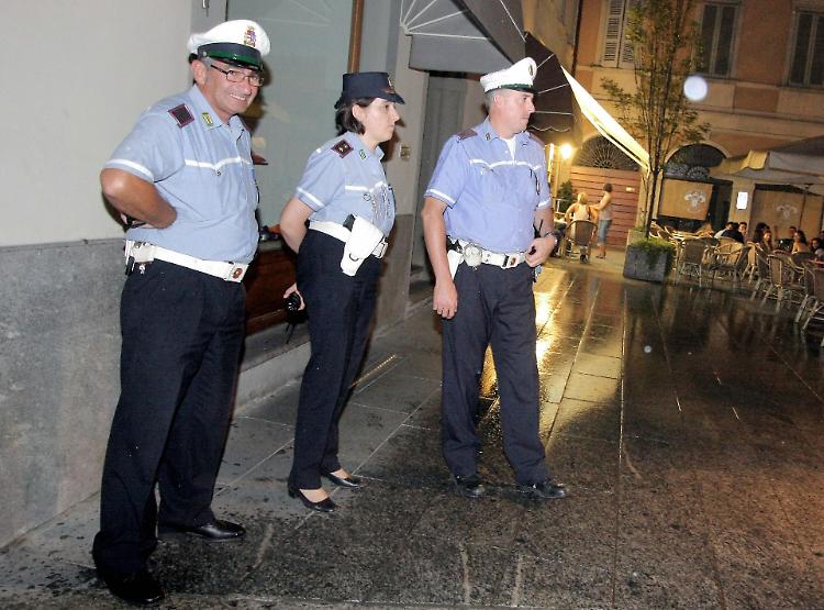 Spaccata in pieno centro: tentato furto al negozio di scarpe 5 Effe