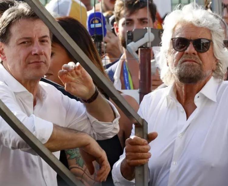 Scontro in M5s, Conte licenzia Grillo