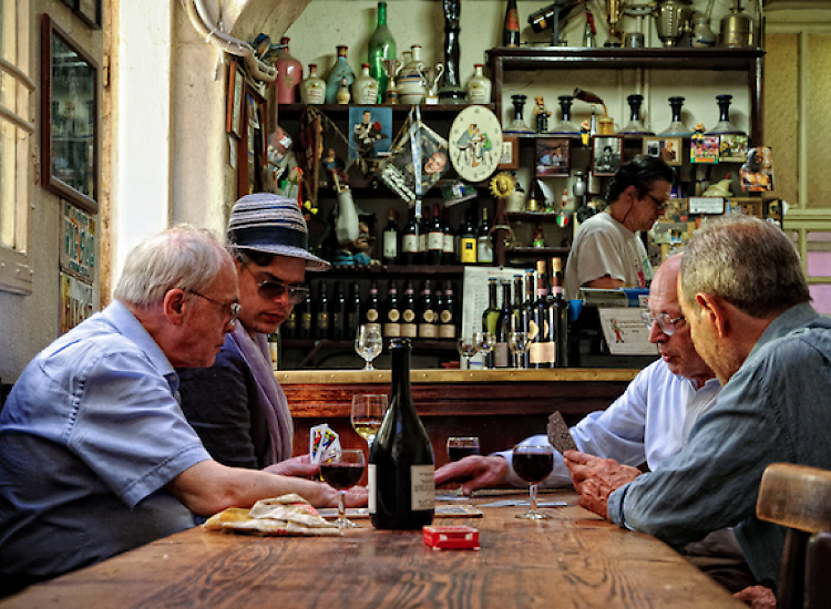 Non ci sono pi&ugrave; i bar di una volta