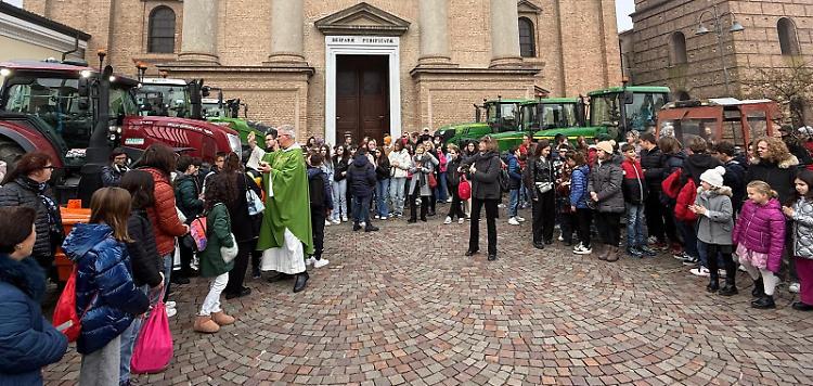 Festa del ringraziamento, la diocesi celebra gli agricoltori e i loro «doni»