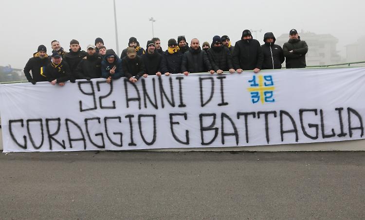 Il ‘Baffi’ gialloblù: la targa dei tifosi