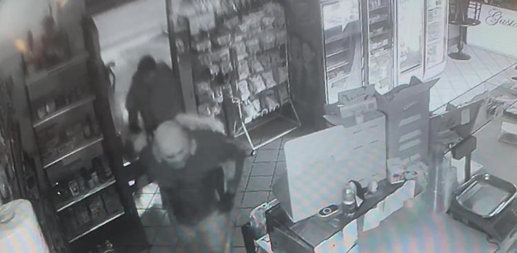 Locale razziato, 10mila euro il bottino