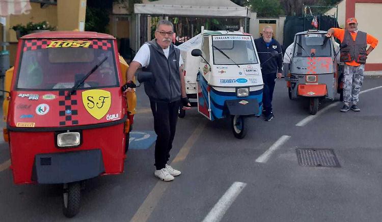 Quei viaggi con l’Ape, orizzonti senza fretta