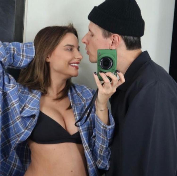 Veronica Ferraro e Davide Simonetta annunciano la gravidanza