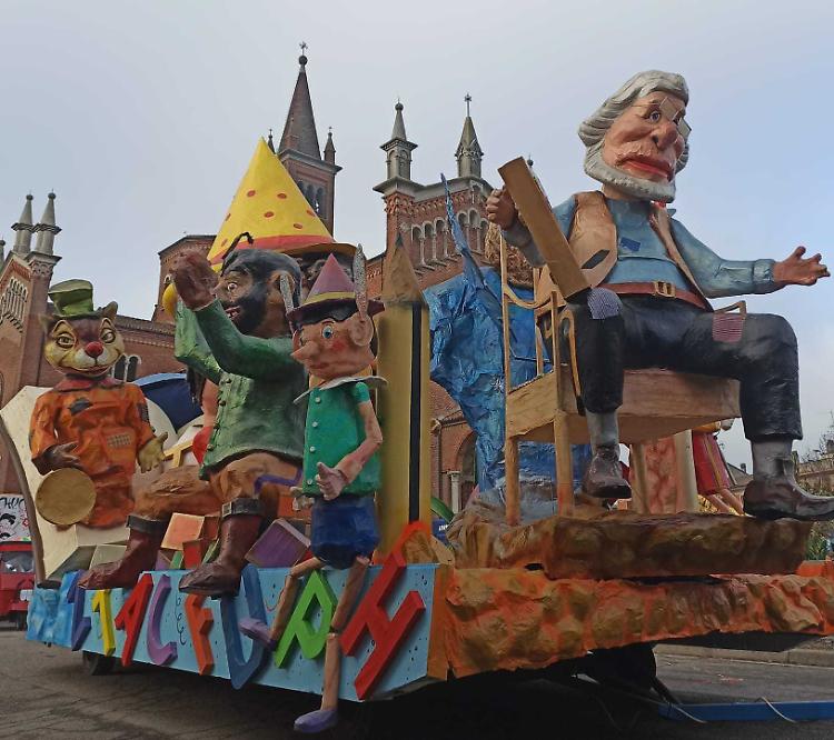 Re Carnevale si scalda, domenica c’è l’esordio