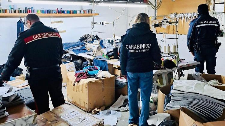 Irregolarità sanitarie e di sicurezza: chiusi tre laboratori tessili