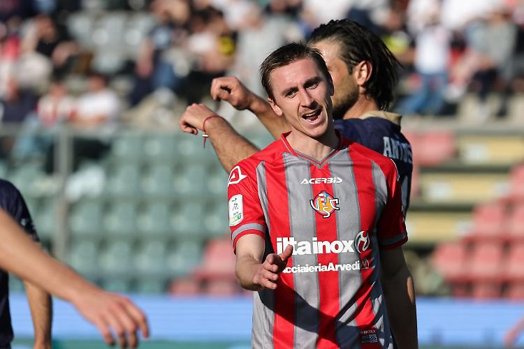 Cremonese in splendida forma: 4-0 (e un palo) al Catanzaro per tornare al quarto posto
