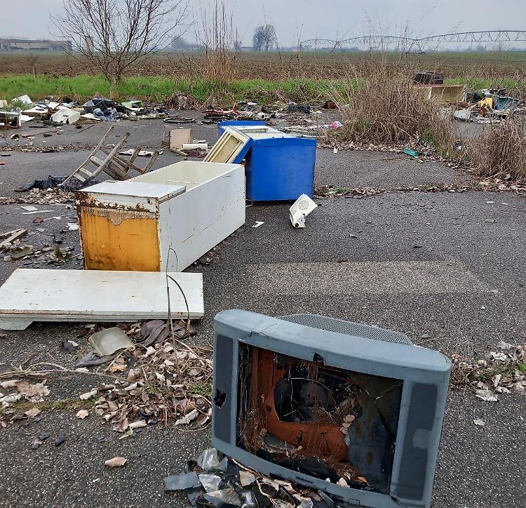 Rifiuti, nell’area ex Cise è sfida contro il degrado