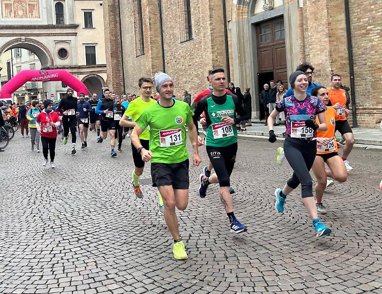 Aperunning, in 380 per aiutare la ricerca medica