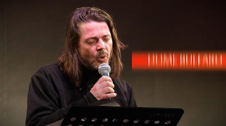 Musica estemporanea e poesia performativa