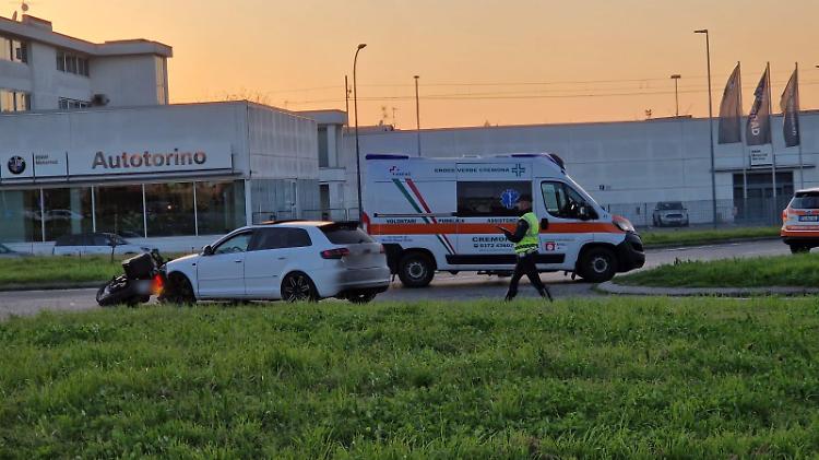 Schianto e paura in via Eridano