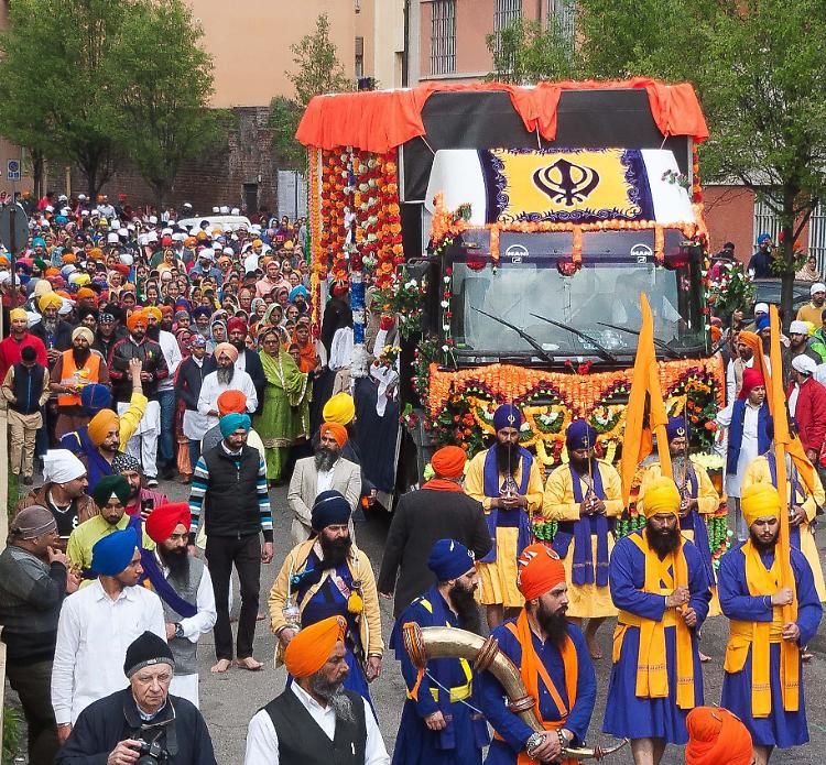 Sikh, capodanno del Punjab: domani il corteo in sfilata