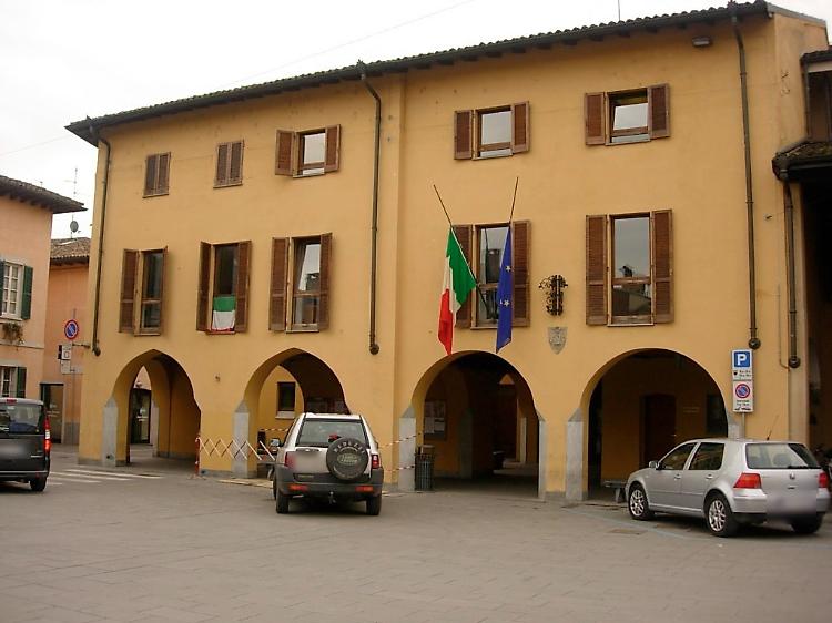 Marazzina si dimette, ma la maggioranza tira dritto