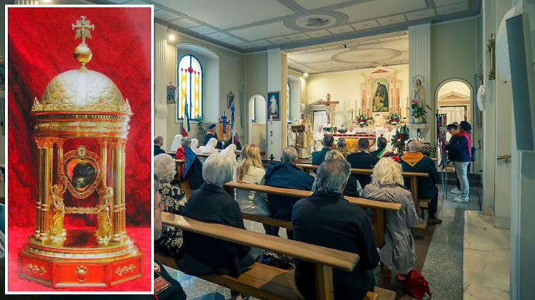 La reliquia di San Camillo conforta gli ammalati