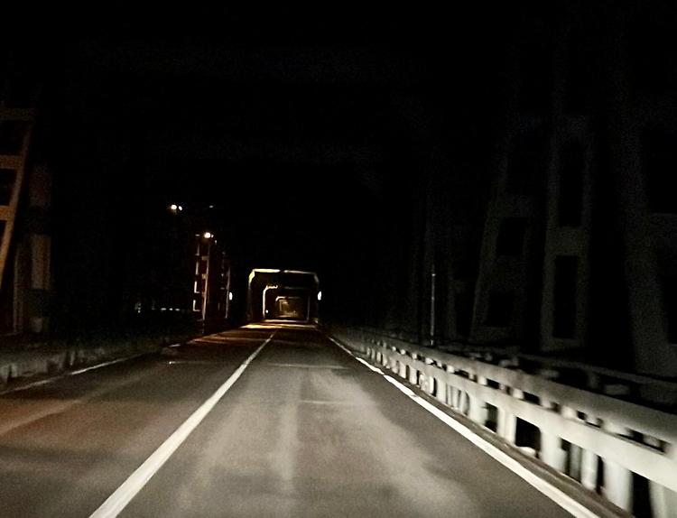 Ponte sul Po quasi al buio: un chilometro senza luci tra Cremona e Castelvetro